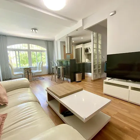 Apartamento En La Urbanizacion El Paraiso Apartment
