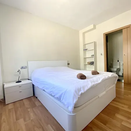 Apartamento En La Urbanizacion El Paraiso Apartment *